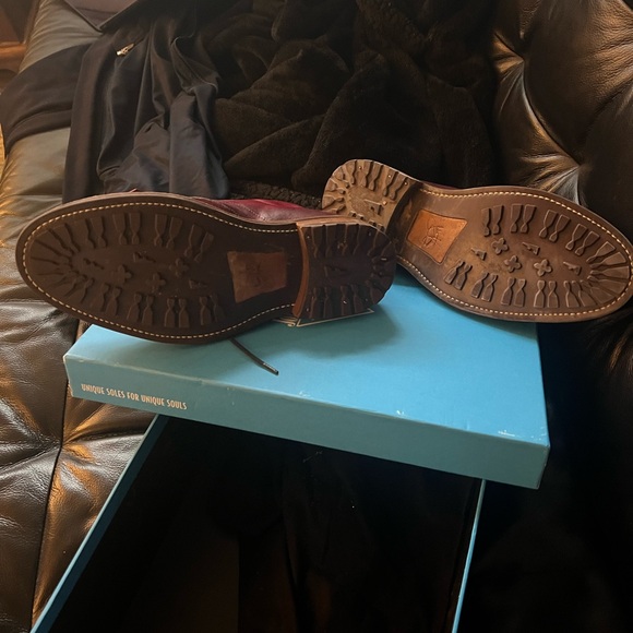 Fluevog "Voltaire" Chukka Boot with Fringe, Size 8 - Picture 4 of 4